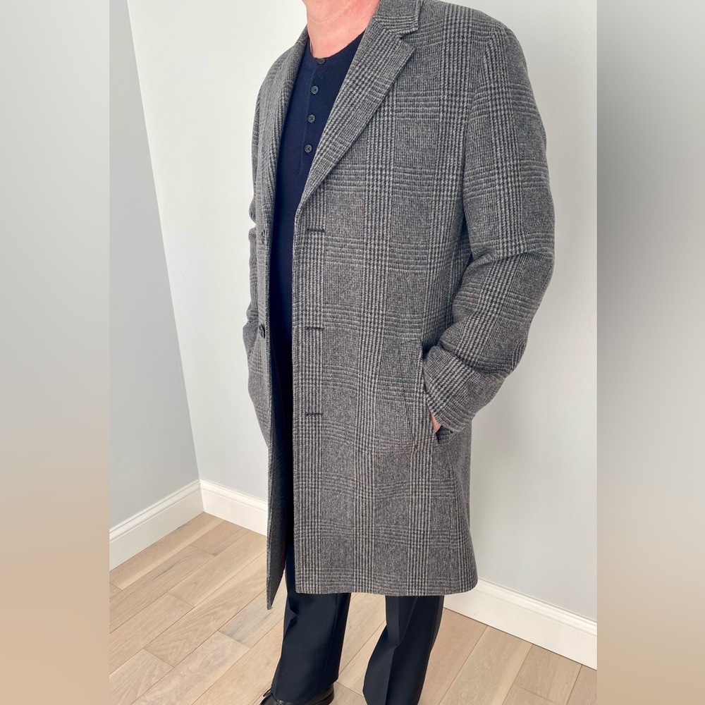 Hugo Boss top coat , size 40R